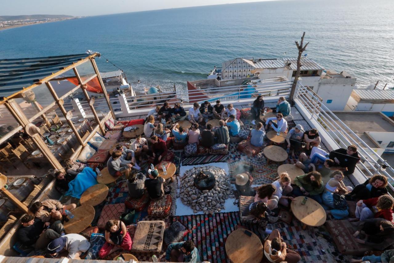 Locals Taghazout Surfcamp Hotel Eksteriør billede