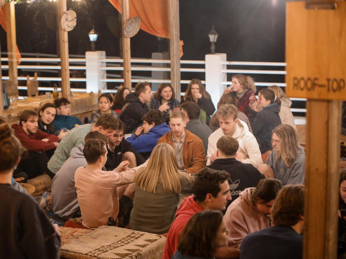 Locals Taghazout Surfcamp Hotel Eksteriør billede