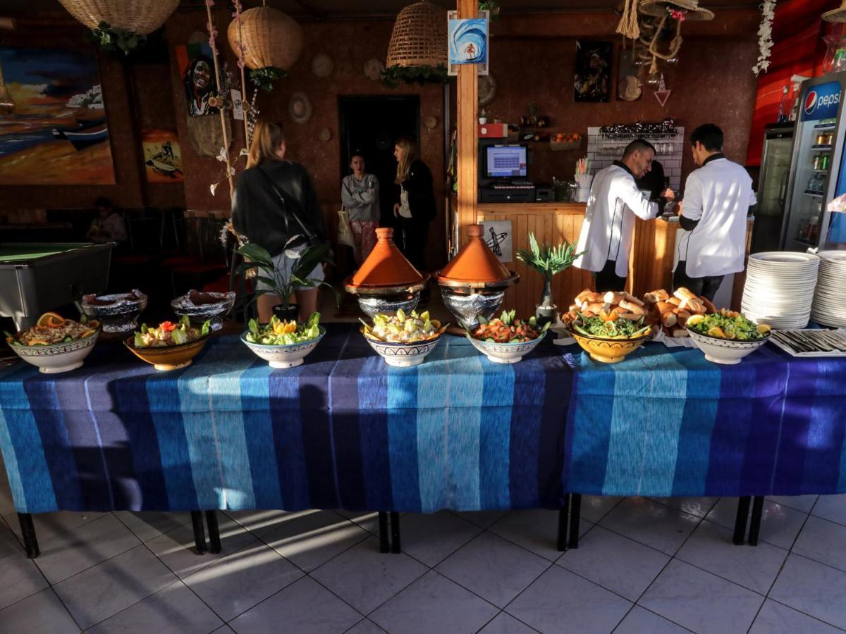Locals Taghazout Surfcamp Hotel Eksteriør billede