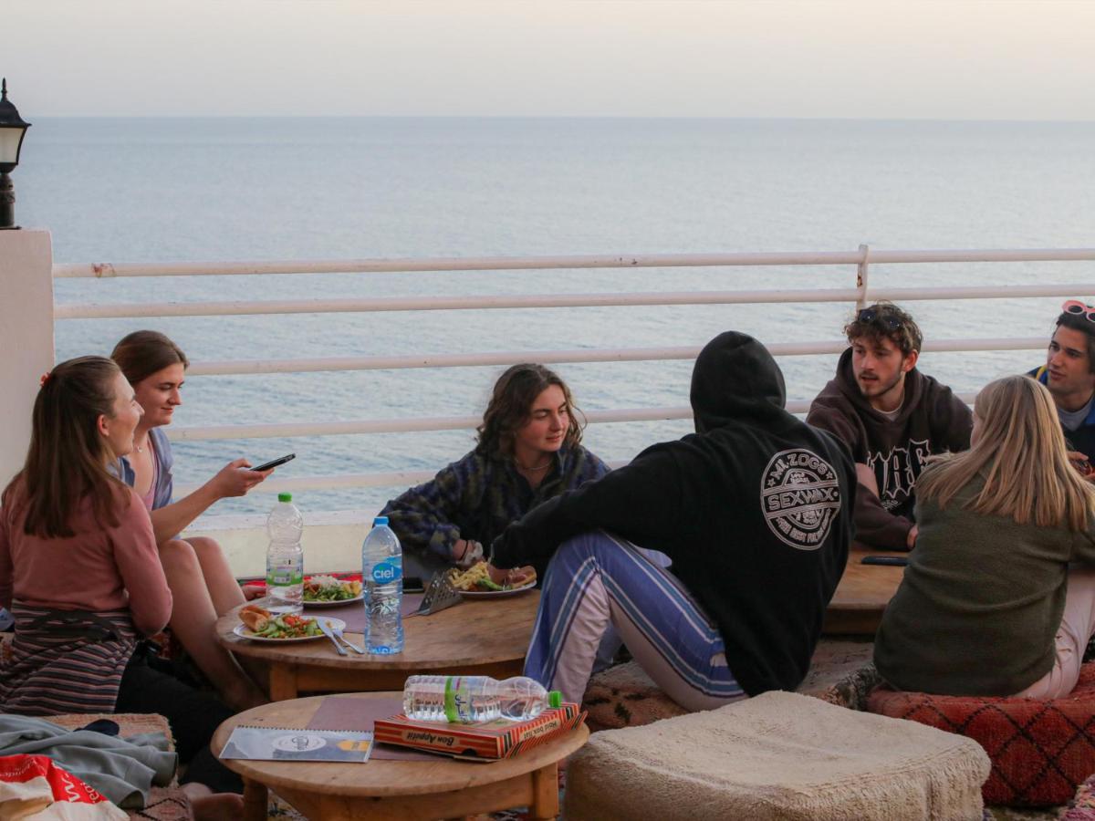 Locals Taghazout Surfcamp Hotel Eksteriør billede