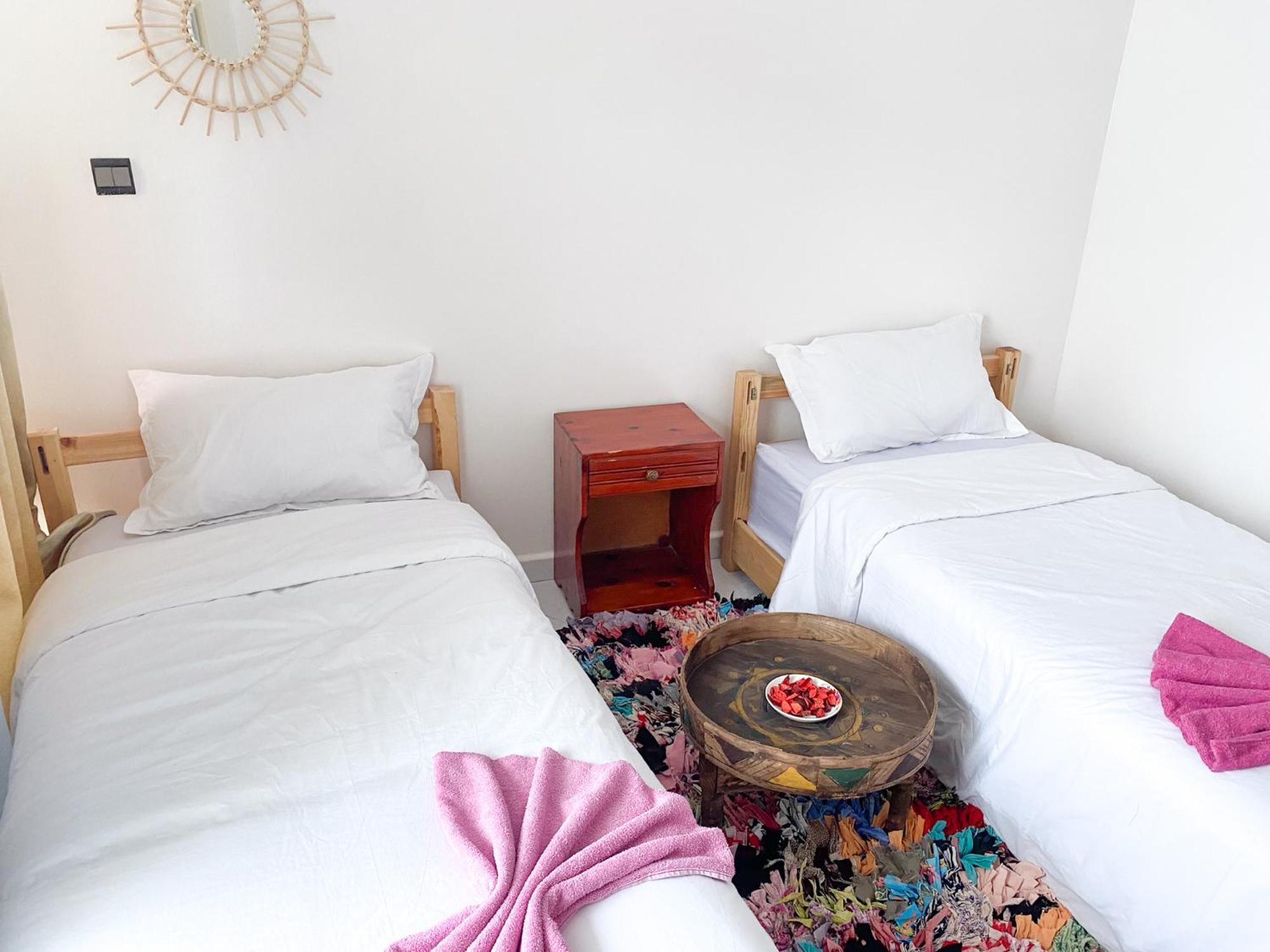 Locals Taghazout Surfcamp Hotel Eksteriør billede