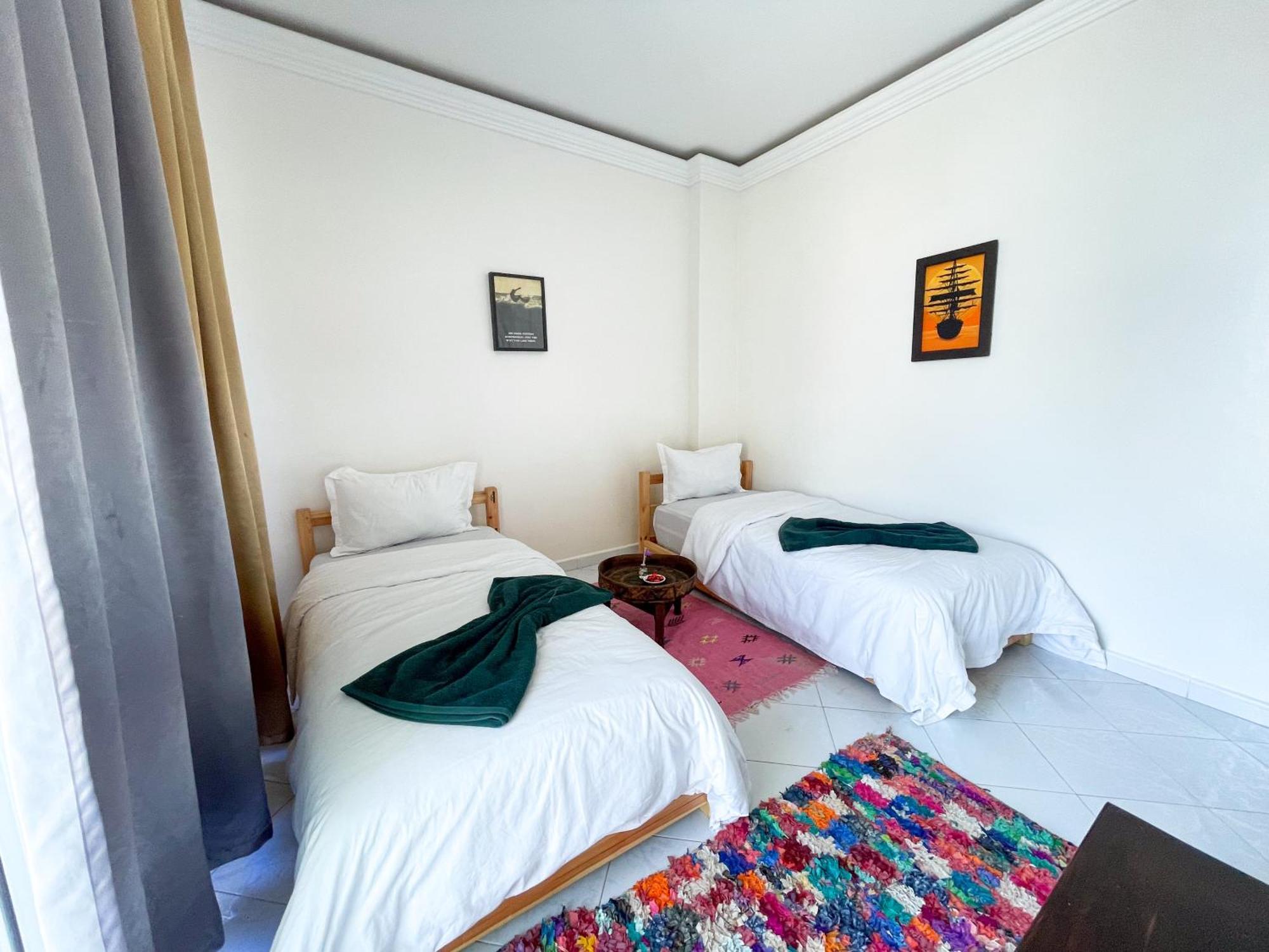 Locals Taghazout Surfcamp Hotel Eksteriør billede