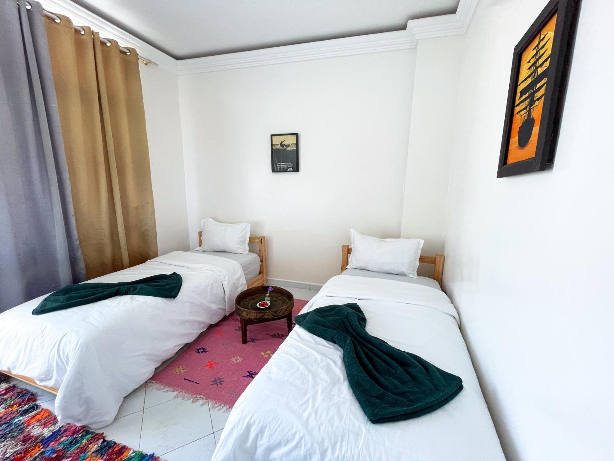 Locals Taghazout Surfcamp Hotel Eksteriør billede
