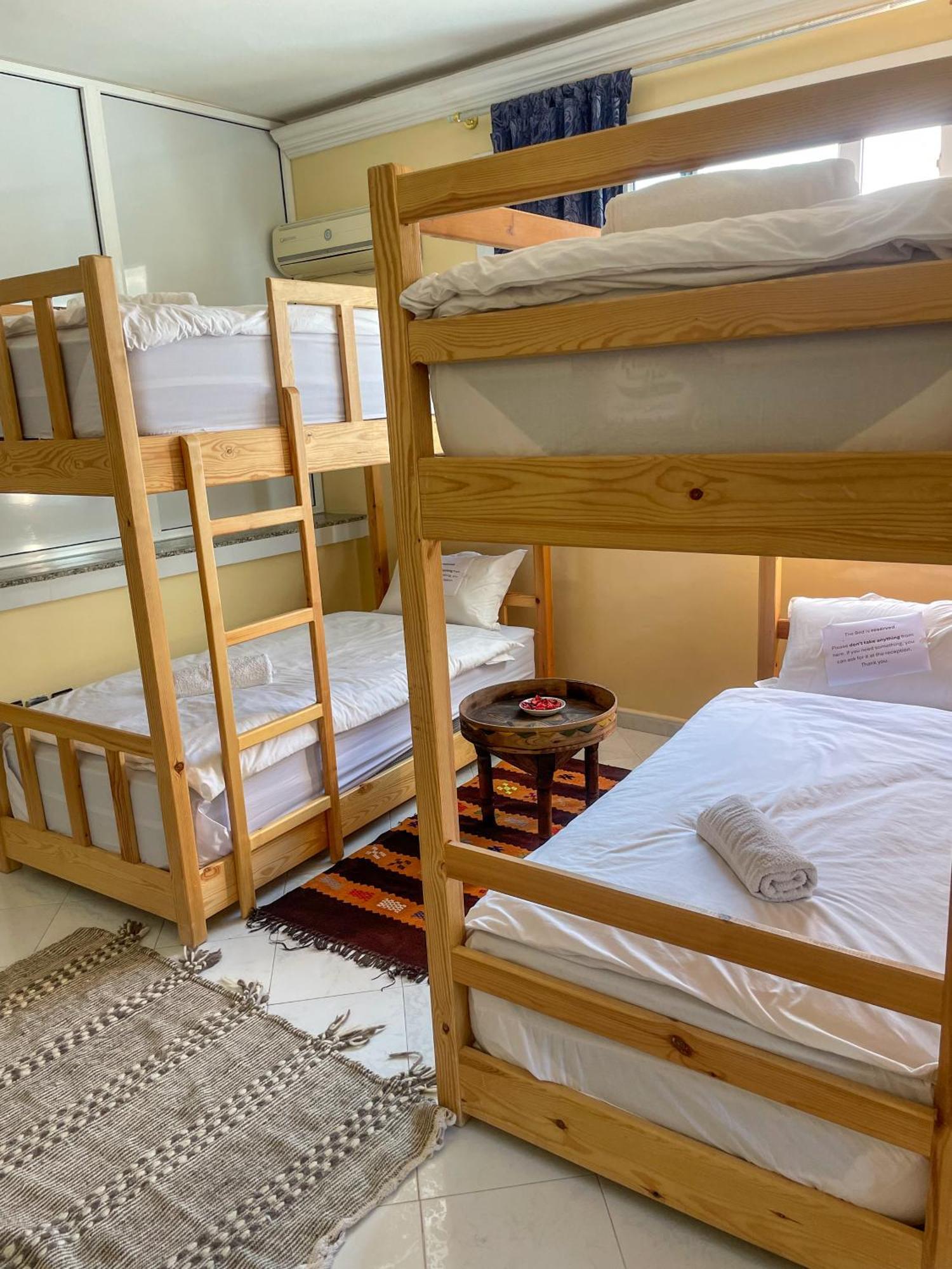Locals Taghazout Surfcamp Hotel Eksteriør billede